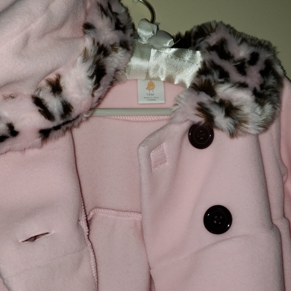 SOLD ⭐HP!⭐ Plushy Faux Fur Soft Pink Coat/Hat - Picture 7 of 8